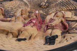 2 darab antik öntött gipsz / kerámia falikép, sérülésekkel, d: 34 cm