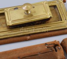 Szecessziós bronz íróasztali szett, korának megfelelő állapotban, hiánnyal, h: 36 cm alatt