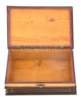 cca 19. sz második fele, Segélygyűjtő díszdoboz. Díszes faragással, 1-2 díszelem hiánnyal, kulccsal,...