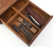 Első világháborúban használt borotválkozó tükör, korának megfelelő állapotban, sérült, 33x26x11 cm