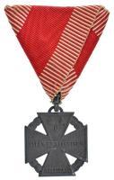 1916. "Károly-csapatkereszt" Zn kitüntetés mellszalagon T:AU Hungary 1916. "Charles T...