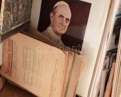 Egy banános ládányi vegyes nyomtatvány és könyv: folyóiratok, benne Huszadik század, Forum, Társadal...