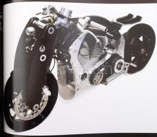 Patrice Farameh szerk.: Toys for Boys. Bp., 2009, Vince, kartonált papírkötés, papír védőborítóval, ...