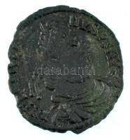 Római Birodalom / Konstantinápoly / II. Julianus 360-363. AE3 (3,50g) T:XF Roman Empire / Constantinople / Julian II 360-363. AE3 "DN FL CL IVLIA-NVS PF AVG / [S]ECVRITAS REIPVB - gamma CONST" (3,50g) C:XF