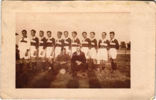 Focisták, labdarúgócsapat / Football players, football team. photo (vágott / cut)