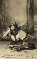 1905 Cigánylány magyar kártyával / Gypsy lady with German-suited playing cards