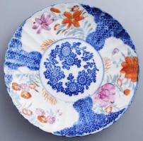 Imari japán dísztál. cca 19. sz. vége, jelzett, kopással, d: 21,5 cm