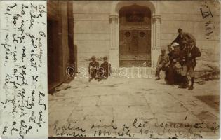 1904 Bajmócfürdő, Bojnické kúpele (Bajmóc, Bojnice); vár egyik ajtaja / castle, entrance. photo (EK)