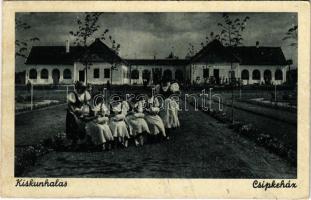 Kiskunhalas, Csipkeház, magyar folklór (EK)