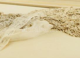 Wrábel Erzsébet (1959-): Szárnyalás, 1995. Vegyes technika, applikáció, farost. Jelezve jobbra lent....