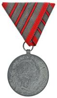 1918. "Sebesültek Érme" Zn kitüntetés, modern - három sebesülés után járó - mellszalaggal, peremén. Szign.: R. Placht T:XF  Hungary 1918. "Wound Medal" Zn decoration with modern ribbon - for the 3rd time wound. Sign.: R. Placht C:XF corrosion  NMK 328.