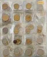 463db-os vegyes, főleg észak-európai fémpénz gyűjtemény kék gyűrűs albumba rendezve, közte Monaco, D...