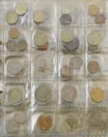 532db-os vegyes európai fémpénz gyűjtemény kék gyűrűs albumba rendezve, közte Svájc, Franciaország, ...