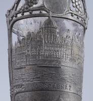 Szecessziós ón pohártartó pár, a Országház, a Királyi-vár, az Erzsébnet-híd és a Magyar Királyi Oper...