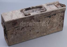 cca 1940, MG34 német töltény rakasz, kopott, 36x17 cm