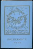 Dr. Farkas Jenő: A m. kir. vitéz nagybányai Horthy István Honvéd Repülő Akadémia 1944. augusztus 20-án felavatott évfolyamának emlékkönyve. Összeáll.: - - . (Dedikált!) Bp., 1994, Alfadat-Press. Kiadói papírkötés, a borítón némi kopással. A szerző, Dr. Farkas Jenő ny. repülő ezredes által dedikált példány.