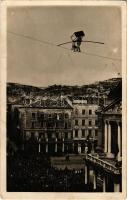 Fiume, Rijeka; Strohschneider Artúr testnevelés tanár kötéltáncos a város felett a színházzal + aláíása / rope dancer over the city with the theatre + his autograph signature (fl)