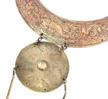 Hmong Miao fém ceremoniális nyakék, hiánnyal, 27x16 cm