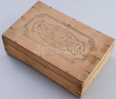 Antik aranyozó készlet, közte használható tartalmakkal, Kugler Gerbaeaud fadobozban, 24x15 cm