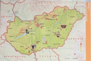 Magyarország térképlapokon gyűrűs berakóban, hátoldalon leírásokkal, képes ismertetőkkel. Edition At...