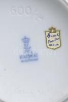 Kaser porcelán váza. Biszkvit porcelán, plasztikus mintákkal jelzett, hibátlan m: 25 cm