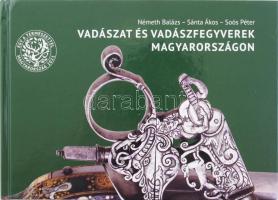 Németh Balázs - Sánta Ákos - Soós Péter: Vadászat és vadászfegyverek Magyarországon. Hunting and weapons in Hungary. Bp., 2021, Magyar Mezőgazdasági Múzeum és Könyvtár. 284 p. Magyar és angol nyelven. Színes és fekete-fehér képekkel gazdagon illusztrált. Kiadói kartonált papírkötés, jó állapotban.