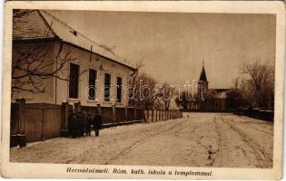 Hernádnémeti, Római katolikus iskola a templommal télen. Hangya fogyasztási szövetkezet kiadása (EK)