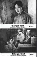 cca 1989 előtt készült, ,,Sárga föld" című kínai film jelenetei és szereplői, 9 db vintage produkciós filmfotó (vitrinfotó, lobbyfotó) ezüst zselatinos fotópapíron, a használatból eredő (esetleges) kisebb hibákkal, 18x24 cm