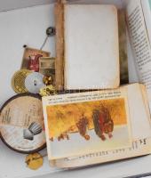 Egy doboznyi vegyes bolha tétel, közte Marvel Funko POP figura, papírrégiség, szentképek, stb