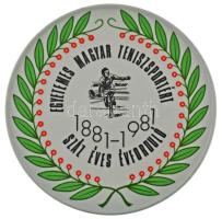 1981. "Egyetemes Magyar Teniszsportért - Száz éves évforduló 1881-1981" nagyméretű Hollóházi porcelánból készült sport emlékplakett (172mm) T:AU