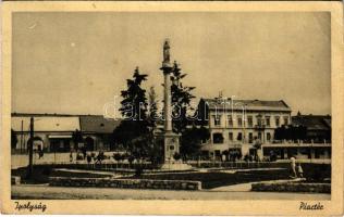 1942 Ipolyság, Sahy; Piac tér, szobor / square, monument (EB)