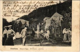 1906 Oravicabánya, Oravica, Oravicza, Oravita; Bányavölgy, Ferenc udvar. Montázs hölgyekkel és urakkal. Mich. Theodorovits kiadása / mine valley, villa (fl)