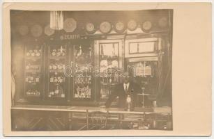 1922 Medgyes, Mediasch, Medias; Kühn Frederic Uhrmacher / Kühn F. órakészítő üzlete, belső / clockmaker's shop, interior. photo (EB)