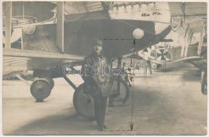 1917 Fischamend Flugfeld / katonai a fischamend-i repülőtéren repülőgépekkel / WWI K.u.k. military airport, soldiers. photo (EK)