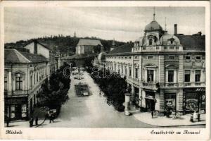 ~1939 Miskolc, Erzsébet tér az Avassal, üzletek. Márton Jenő felvétele