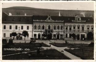 1940 Szamosújvár, Gherla; Fő tér, Elite kávéház és étterem, Covrik Teodor, Florian Jacob üzlete / main square, café and restaurant, shops. photo + "1940 Szamosújvár visszatért" So. Stpl.