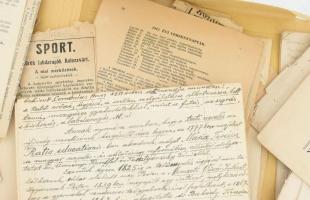 cca 1900-1940 Sport gyűjtemény. Magyar sportegyesületek meghívói, sport versenyek programja, nagyon ...