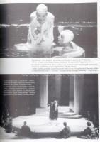 A száz éves Vígszínház 1896-1996. Mozaikok tíz évtized történetéből. Fszerk.: Radnóti Zsuzsa. Bp.,[1...