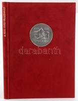 A száz éves Vígszínház 1896-1996. Mozaikok tíz évtized történetéből. Fszerk.: Radnóti Zsuzsa. Bp.,[1...