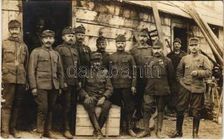 1918 Osztrák-magyar katonák csoportja / WWI Austro-Hungarian K.u.K. military, group of soldiers. photo (vágott / cut)