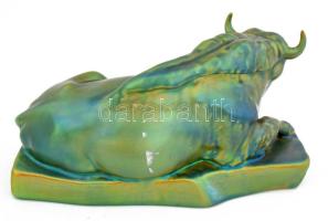 Zsolnay kisplasztika - bölény. Savmaratott felületű eozinmázakkal bevont öntött finomfajansz. Jelzet...