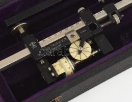 Süss Nándor 1848 - 1921): Planiméter Területmérő eszköz. Jelzett. 1910 körül. eredeti dobozában