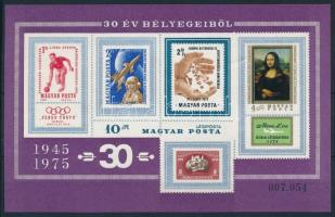 1975 30 év bélyegeiből vágott blokk (4.000)