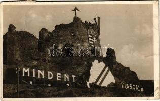 1938 Fülek, Filakovo; várrom "Mindent vissza" irredenta felirattal, Nagymagyarország és magyar zászló, címer. Krämer I. kiadása / castle ruins with irredenta propaganda, Hungarian flag and coat of arms (b)