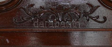 cca 1900, Ónémet fali tükör. Faragott, esztergált, csúcsdíszei hiányoznak, 123x84 cm /// SZEMÉLYES Á...