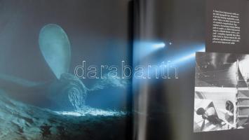 Don Lynch - Ken Marschall: A mélység kísértetei. Utazás a Titanic szívébe. James Cameron bevezetőjév...