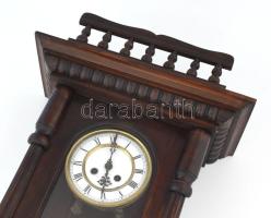 Antik ónémet stílusú falióra. Porcelán számlappal, működik, kulccsal, negyedütős, kopással, cca 90x3...