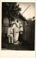 Gyimes, Csík-Gyimes, Ghimes; Gyimesi csángó pár, erdélyi folklór. Andory Aladics Zoltán mérnök felvétele / Transylvanian folklore