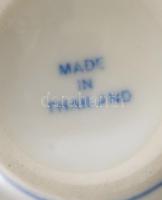 Mini keleti porcelán tárgy gyűjtemény 12 rekeszes tartó polccal. Kínai, japán, thai pohárkák, vázák,...