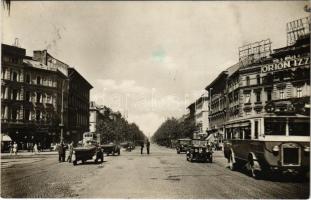 1933 Budapest VI. Oktogon, automobilok, 3-as jelű autóbusz, Albus szappan, Orion izzó, Dreher baksör reklámok (fl)